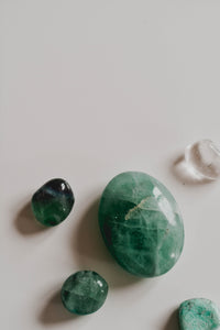 Malachite: how it brings back the youthful glow of your skin